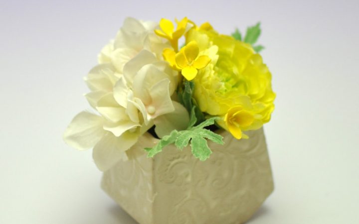 【高品質造花お供え花】ラナンキュラス・輝き