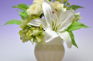 【高品質造花お供え花】ユリ＆ラナンキュラス・華麗